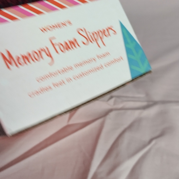 Totes Toasties Women' s Memory Foam Slippers XL ( 9/10) Wine Faux Fur NEW IN BOX - Picture 7 of 10